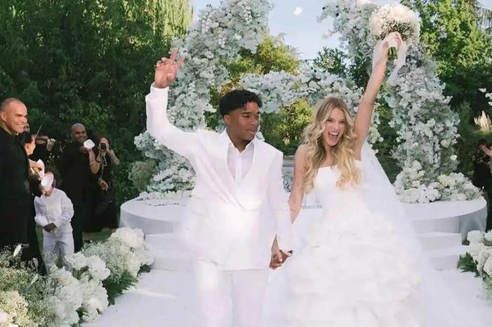 687b6f354236041d27412084