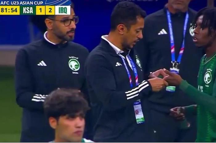 الأهلي يقترب من حسم صفقة هوساوي .. والخيبري يربك الحسابات Capture