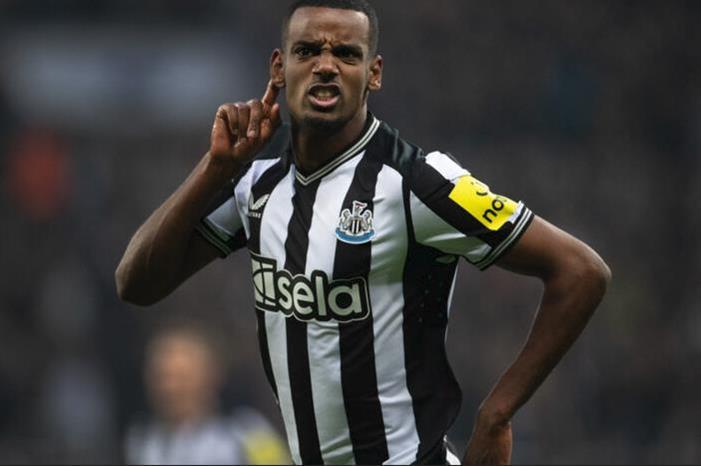 تقارير تكشف تفاصيل عرض الهلال المغري للتعاقد مع إيزاك Capture