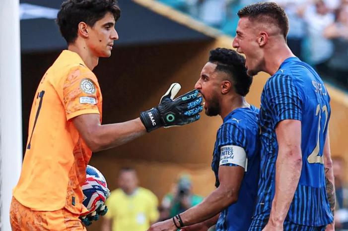 5 عقوبات "قاسية" يوقعها الاتحاد السعودي على الهلال .. ضريبة الانسحاب Capture