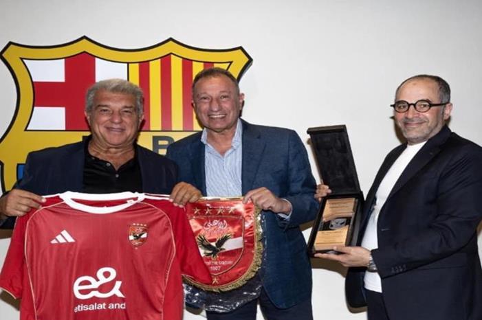 عاجل : الأهلي المصري يكشف سبب زيارة محمود الخطيب لمقر نادي برشلونة 687fd0324c59b7436027d7a8