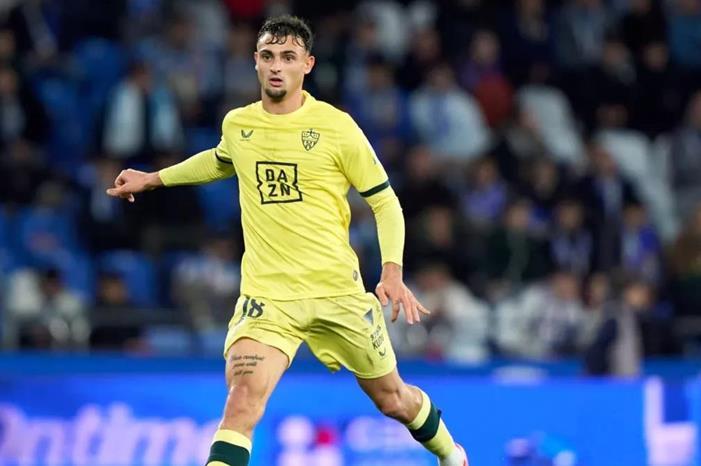 مدافع ألميريا يوقع على عقود انضمامه لأتلتيكو مدريد Capture