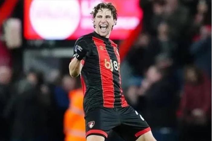 بـ70 مليون يورو.. أول صفقة ضخمة لـPSG هذا الصيف Screenshot 2025-07-26 020142