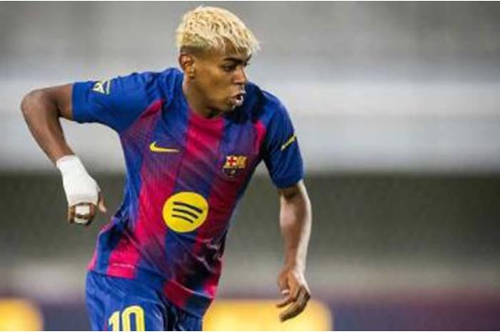 أول ظهور للامين يامال بالرقم 10 في برشلونة (صور) Capture