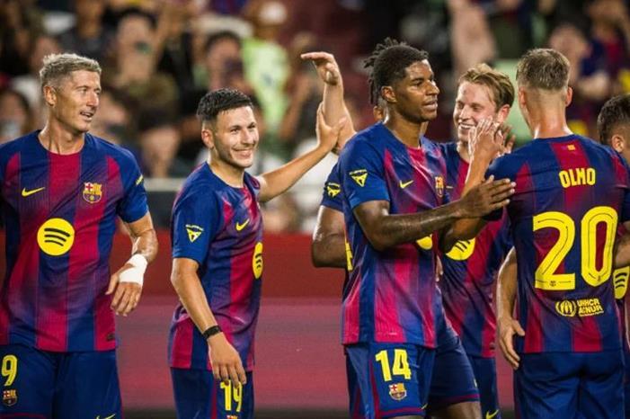 برشلونة يهزم فيتسل كوبي بثلاثية في بداية جولته الآسيوية استعدادًا للموسم الجديد Capture