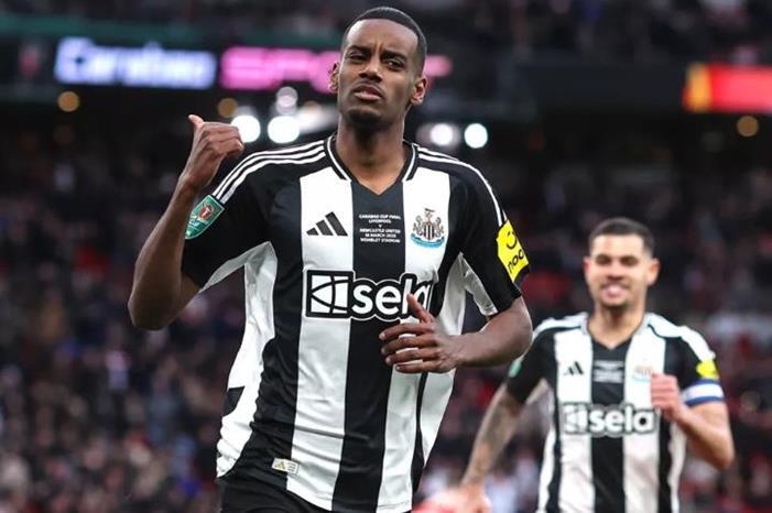 نهاية حلم الهلال .. ألكساندر إيزاك إلى ليفربول 5 مواسم Capture