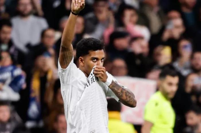 رودريغو يرفض عملاق الدوري الإنجليزي: "أريد ناديا أكبر" Capture