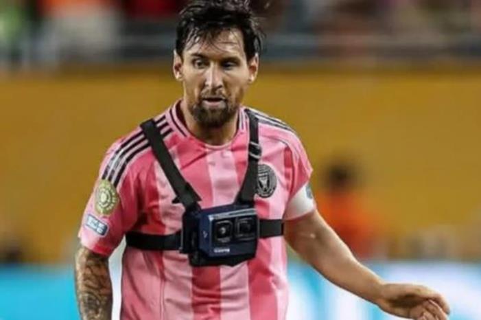 ميسي يرتدي كاميرا بث مباشر على تيك توك Capture