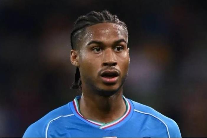 نيوم يهدد عرض الكبار في دوري روشن .. التعاقد مع نجم نابولي الإيطالي Capture