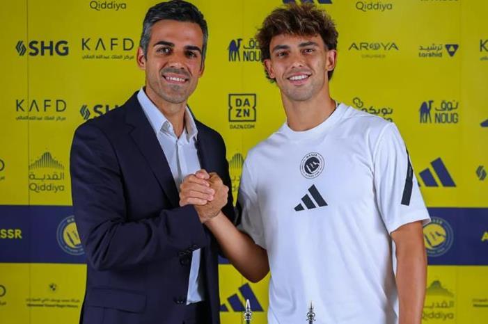 "جواو فيليكس ينضم إلى كريستيانو رونالدو في النصر.. ماذا قالت صحف العالم عن الصفقة؟" Capture