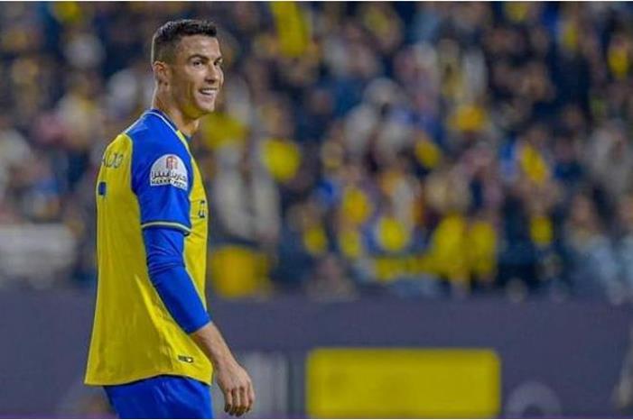 138-135939-cristiano-ronaldo-alnassr-referee_700x400