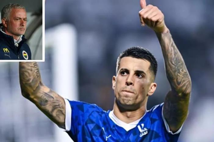 الهلال يحبط خطة مورينيو "بتأمين نجمه" .. وفنربخشة يضم نجم برشلونة السابق بدلًا منه Capture