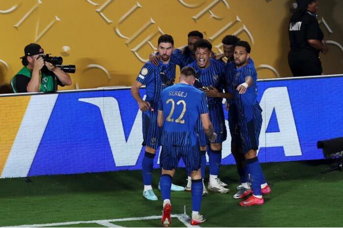 ثنائي الهلال السعودي تحت أنظار أوروبا Capture