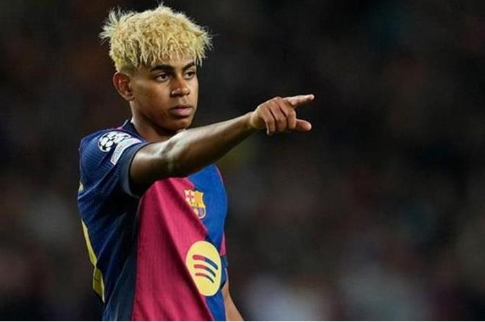 100-145427-lamine-yamal-barcelona-name-father_700x400