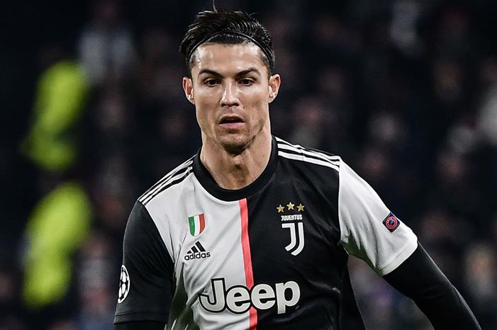 راتب رونالدو ضعف ما يتقاضاه أندريا بيرلو بـ 17 مرة cristiano-ronaldo-juventus-atletico-madrid_10j8h06ja91d21aluy66lde31n