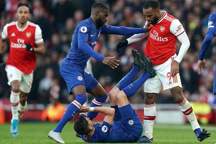 نهائي كأس الاتحاد الإنجليزي.. تشيلسي والأرسنال يكتفيان بالتعادل بهدف في الشوط الأول arsenal-vs-chelsea