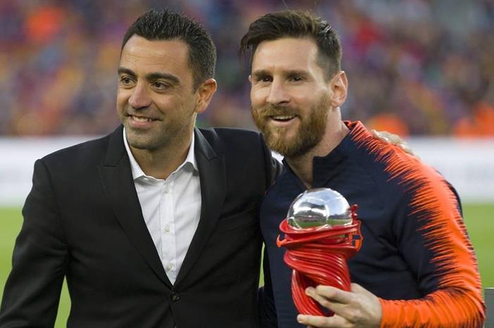 تشافي: يجب على برشلونة اسعاد ميسي 1078347_1597419087