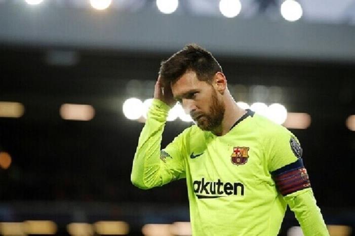 قرار عاجل لميسي يزلزل برشلونة 5f3a2108423604459479d3a2