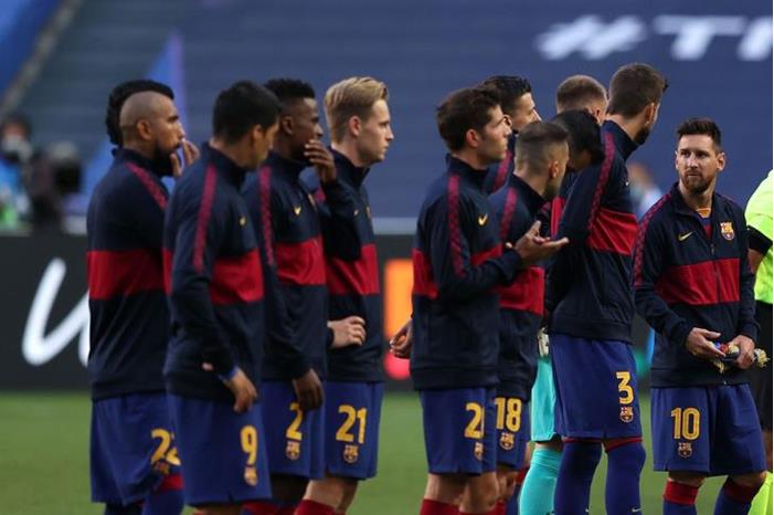 ضحايا برشلونة بعد فضيحة لشبونة jugadores-del-fc-barcelona-antes-del-partido-ante-el-bayern2020_8_16_17_19