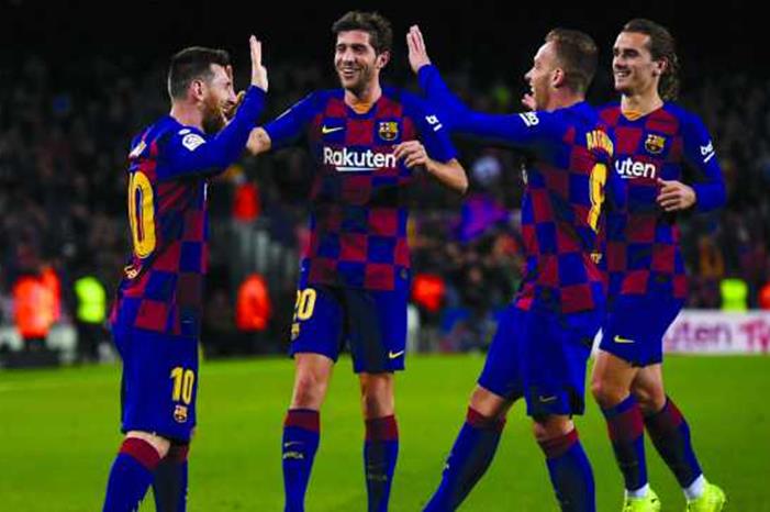 3 لاعبين يستعدون للرحيل عن برشلونة برشلونة-11
