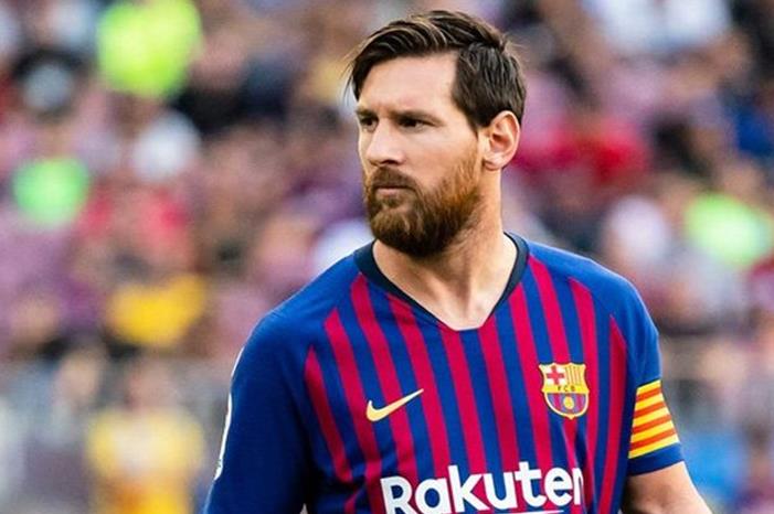 لويس فيجو يحدد حالة واحدة لرحيل ميسي عن برشلونة messi-new