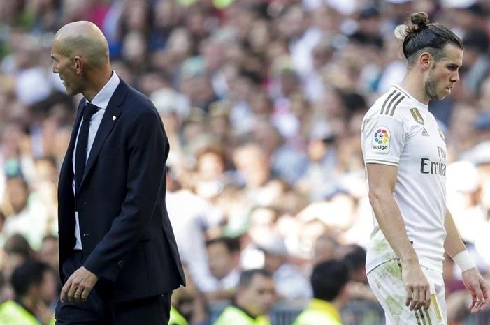 زيدان يخشى بقاء غاريث بيل في ريال مدريد zizo-2-1200x675
