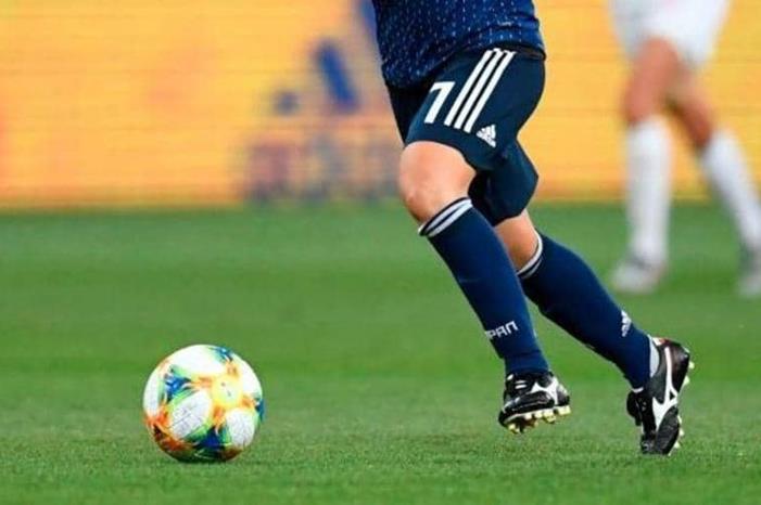 على طريقة ميسي ... لاعب عربي يطلب الرحيل عن فريقه 2407-2