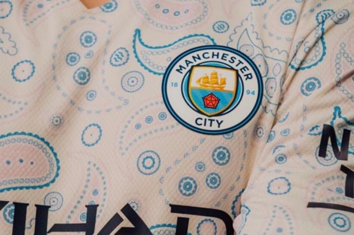 قميص مانشستر سيتي الجديد يثير سخرية الجماهير 5f47a3ae42360411d574f1a0