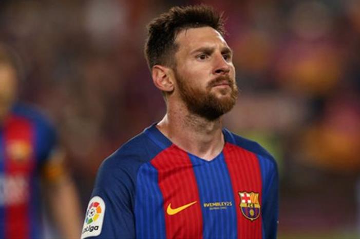 ميسي ينفذ تهديده الأول 4275EFDD156640