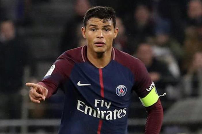 زوجة تياجو سيلفا توجه رسالة إلى ميسي 20180209181428828