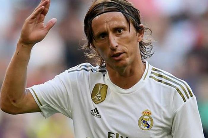 موعد حسم مستقبل مودريتش 207321