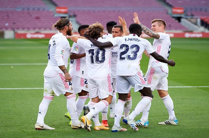 ريال مدريد يضع خطة الجمع بين مبابي وهالاند GettyImages-1282018822
