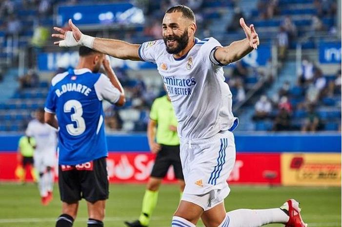 ريال مدريد يفتتح موسمه برباعية في شباك ألافيس 6118409b4236040d4e3437cd