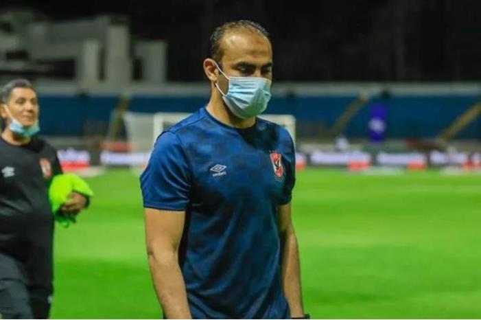 10 آلاف جنيه مكافأة للاعبي الأهلي للفوز على طلائع الجيش sdsadsd