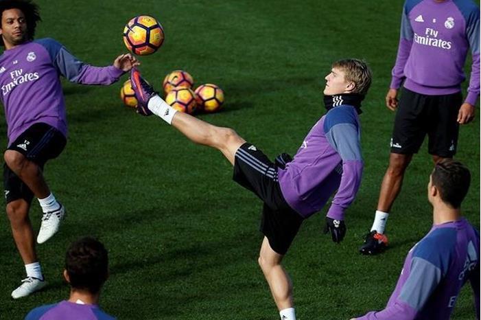 بعد راموس وفاران.. نجم آخر يرحل عن ريال مدريد 611def874c59b7631c27fabe