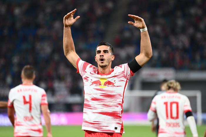 لايبزيغ يفتتح جولة الدوري الألماني بفوز رائع 1028936-لايبزيج-ضد-شتوتجارت-(2)