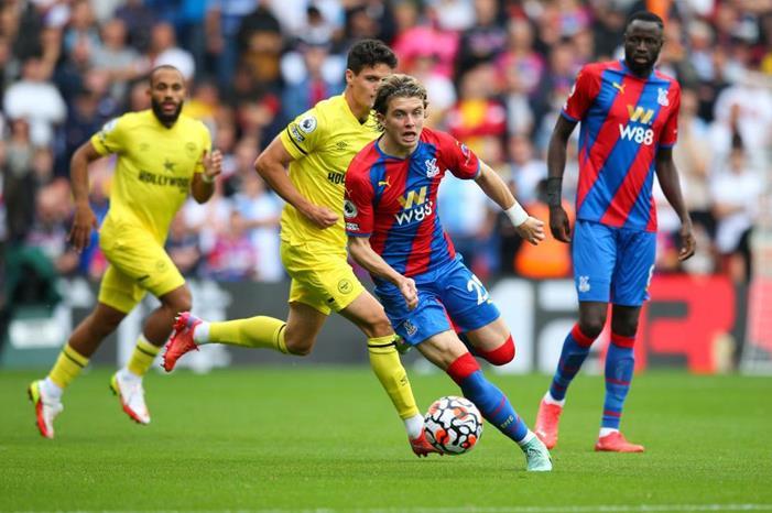 برنتفورد يفرض التعادل بدون أهداف على كريستال بالاس GettyImages-1234790914