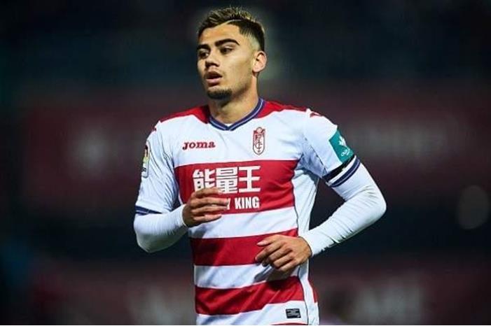 لاعب مانشستر يونايتد ينتقل للدوري البرازيلي  8374848_1489424653