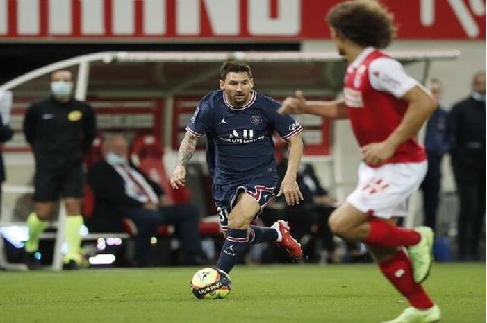 باريس سان جيرمان يفوز بثنائية في أول ظهور لميسي 612beebf4c59b711764be6ea