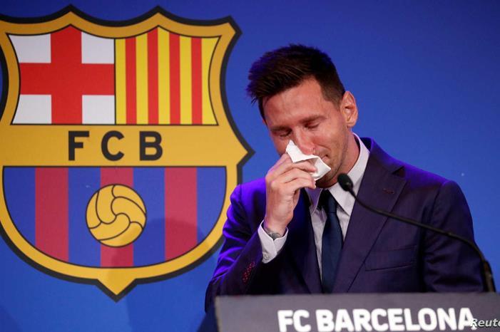 بالفيديو.. ميسي يذرف الدموع في وداعه لنادي برشلونة 2021-08-08T102000Z_1521146597_UP1EH880SHR0E_RTRMADP_3_SOCCER-SPAIN-FCB-MESSI
