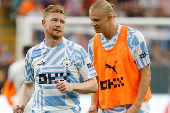 دي بروين يمازح هالاند (صورة) 62f392bd4236041745644d1f