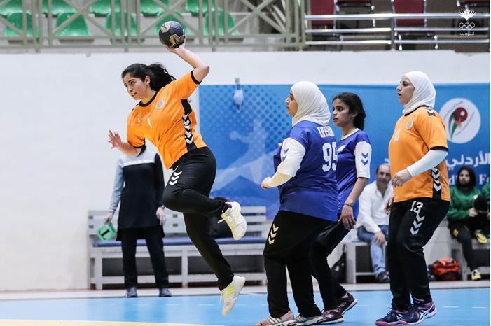 41588c77bc741fa6b27eea6ec851e53f