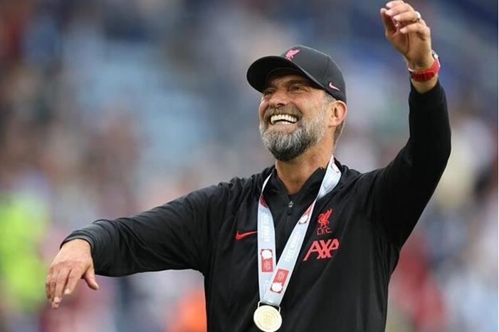 على الجسد.. أغرب توقيع في تاريخ يورغن كلوب (فيديو) 62e7cfa94c59b7273c0574e2