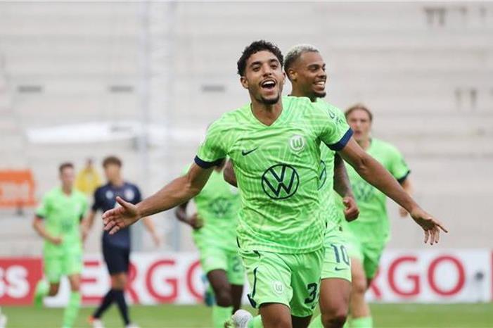 ماذا قدم عمر مرموش ضد بايرن ميونخ؟ large