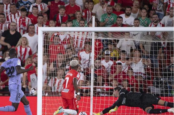 رقم سلبي لريال مدريد لأول مرة في الدوري الإسباني منذ 15 عاما بعد مواجهة ألميريا 62fa009c4c59b7620d13419a