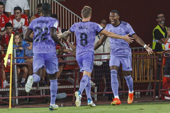 ريال مدريد يتخطى ألميريا في افتتاح مشواره بالدوري الإسباني ٢٠٢٢٠٨١٥_٠١٠٠١٦