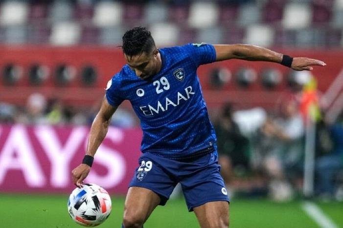 ناد تركي يقنع سالم الدوسري بالرحيل عن الهلال السعودي SALEM-1 (1)