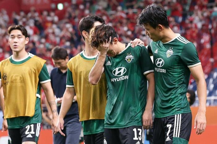 مدرب جيونبوك موتورز: الإرهاق والتوتر سبب الخسارة أمام أوراوا ريدز Jeonbuk-ACL2022-Sfinal-Post-Match