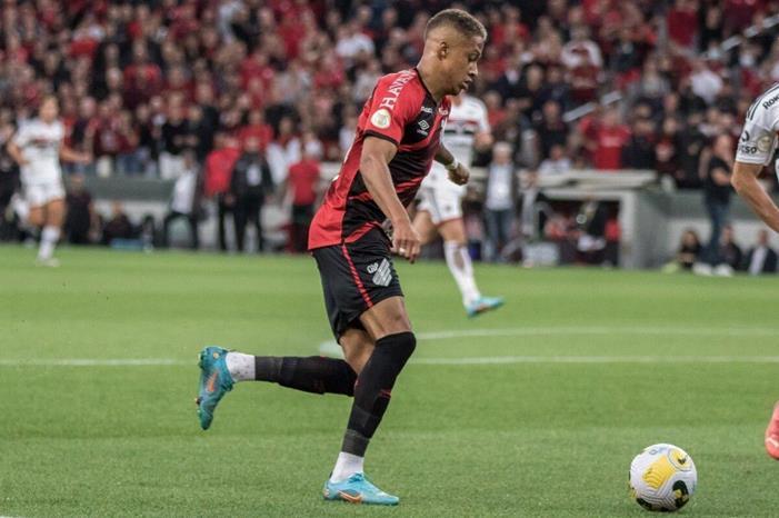 نادي الاتفاق السعودي يضم الجناح البرازيلي فيتينيو Vitinho
