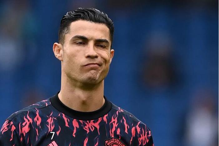 أسطورة ليفربول: لا أحد يريد رونالدو 62ecf4ff423604285708012e